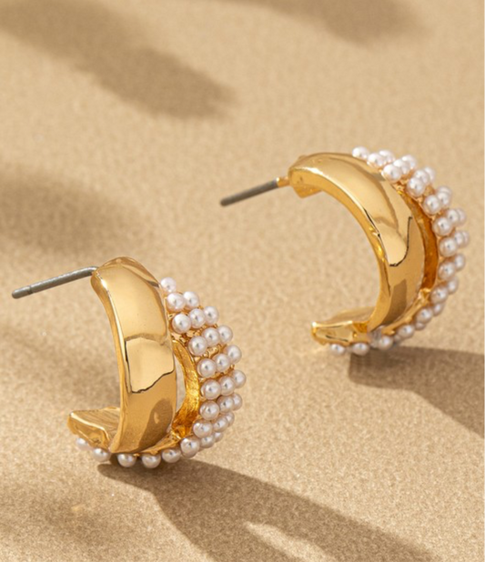 Intertwined Pearls