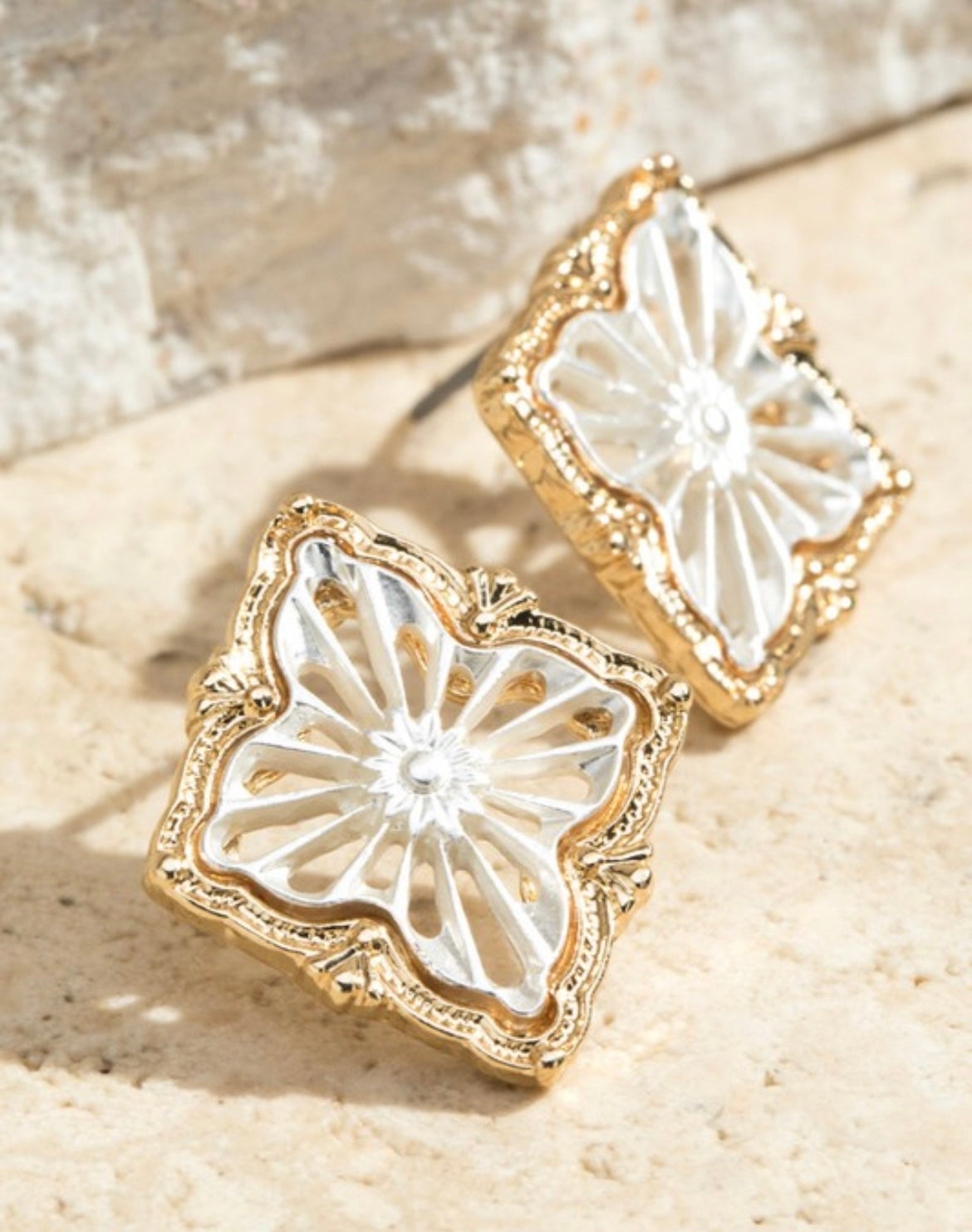 Clover Stud