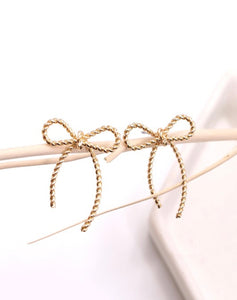 Rope Bow Studs